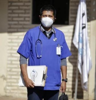 Equipo Técnico de la Defensa Pública integra al plantel al primer médico indígena del país